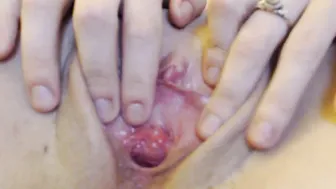 kelly payne obstinate mare fingers jerking her pussy