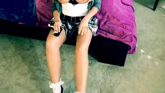 Jessicas Temptations dark haired babe masturbates pussy with vibrator