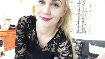 ivy roses chick chats in fries