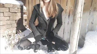 jilliandrake hot babe jerking off her cunt