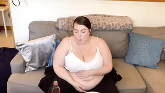chloe bbw Smart brunette