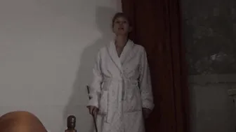 dorisdawn mature skin fucks itself with a phallus