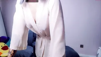 cute_dami cute slut jumps on a dildo