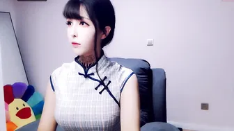 cute_dami A delightful young lady