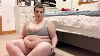 chloe bbw Curly chick