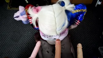 bat maisie beautiful chick jerks off her cunt