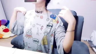 cute_dami sexy chick fingering pussy