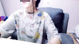 cute_dami crazy chick caresses sex lips