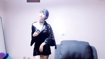 cute_dami rebellious slut licks dildo