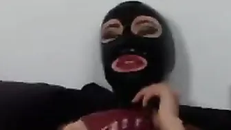 HelenFetish gorgeous lady caresses shaved vagina