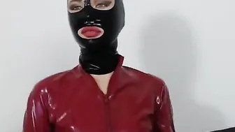 HelenFetish gorgeous lady caresses shaved vagina