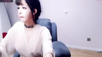 cute_dami playing with her big tits