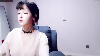 cute_dami playing with her big tits