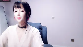 cute_dami playing with her big tits