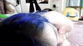 bat maisie spectacular devil smartly jerks off her dildo