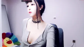 cute_dami cute whore sits on thick cock
