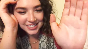 dirty_baby_rica juicy bitch caresses the clitoris