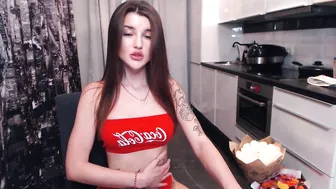 marti_lovely adorable chick pulls the vagina with fingers
