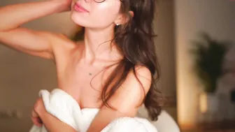 agent_jones_ luxury mare dancing striptease