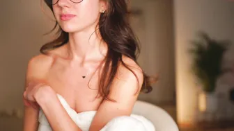 agent_jones_ luxury mare dancing striptease