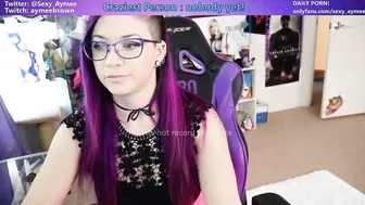 sexy_aymee expressive swell performs crazy dance