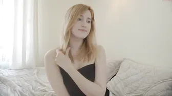 laila_laurent sexy whore masturbates with a phallus