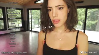 annahaven spectacular skin cleaves the vagina with a large dildo