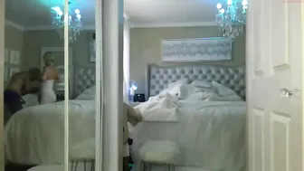 ohnikkichanel gorgeous slut shows big ass