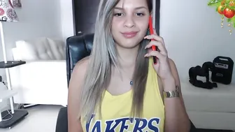 lulu_lopez tearing her tender pussy