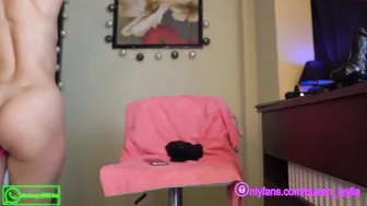 queen_leylla cute babe rides a sex toy