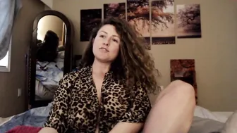 roxyrolla charming babe masturbates shaved vagina