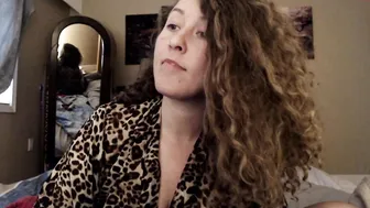 roxyrolla charming babe masturbates shaved vagina