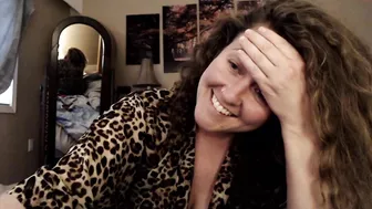 roxyrolla charming babe masturbates shaved vagina