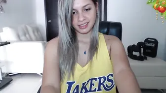 lulu_lopez slutty confidant gently masturbates pussy