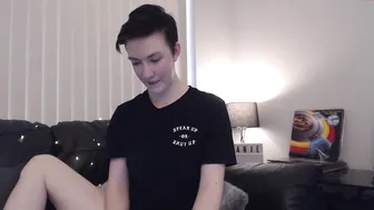 sex_bean shy bitch masturbates recklessly pussy