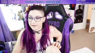 sexy_aymee shy slut pulls juicy cunt