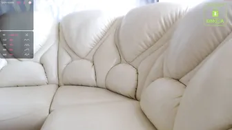 jjennys experienced slut caresses intimate places
