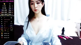 moli666 the charming slut fucks her pussy with a phallus