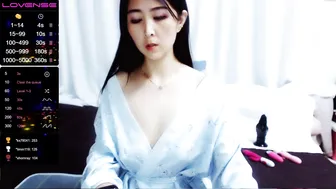 moli666 the charming slut fucks her pussy with a phallus