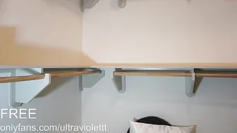 uv_ crazy woman fucks pussy with phallus