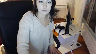 justalinusha crazy chick caresses natural tits