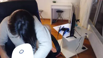 justalinusha crazy chick caresses natural tits