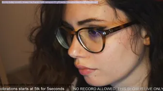 love_dont_be_shy  cam girl  masturbates shaved vagina