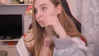 sweetmila1 masturbates his swollen clit
