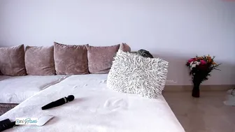miss_juliaa likes to hammer in all holes