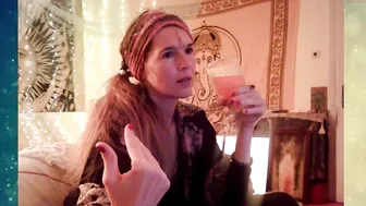 natural_lovers cute girl caresses her charms