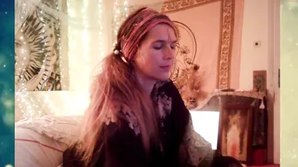 natural_lovers cute girl caresses her charms