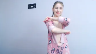 laurasweety18 naughty mare fucks pussy sex machine