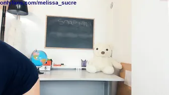 melissa_sucre jerking off sitting on the edge of the bed