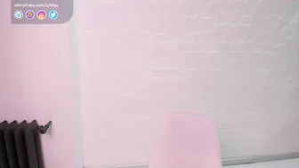 jykfqy Seductive hottie